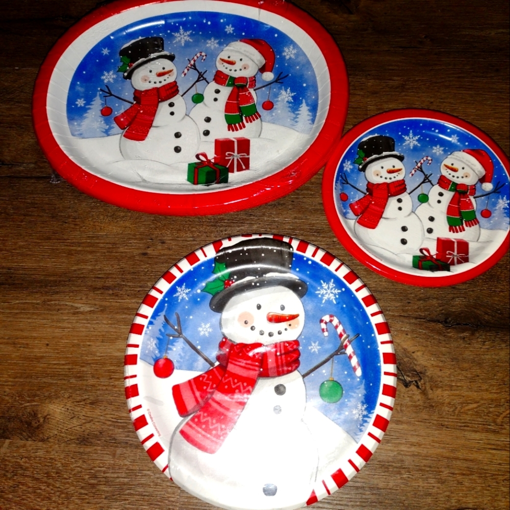 Christmas Plates Party set for 8 Snowman Candy Cane New